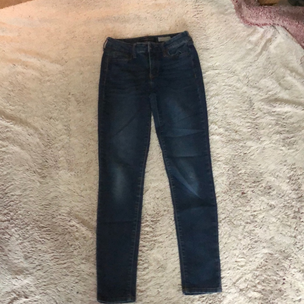 High waisted jeans